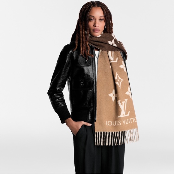 Louis Vuitton Reykjavik Gradient Scarf Beige - Picture 2 of 7